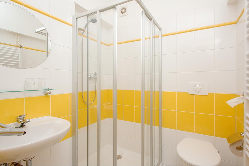 Hotel Chotol Horoměřice Kamer foto