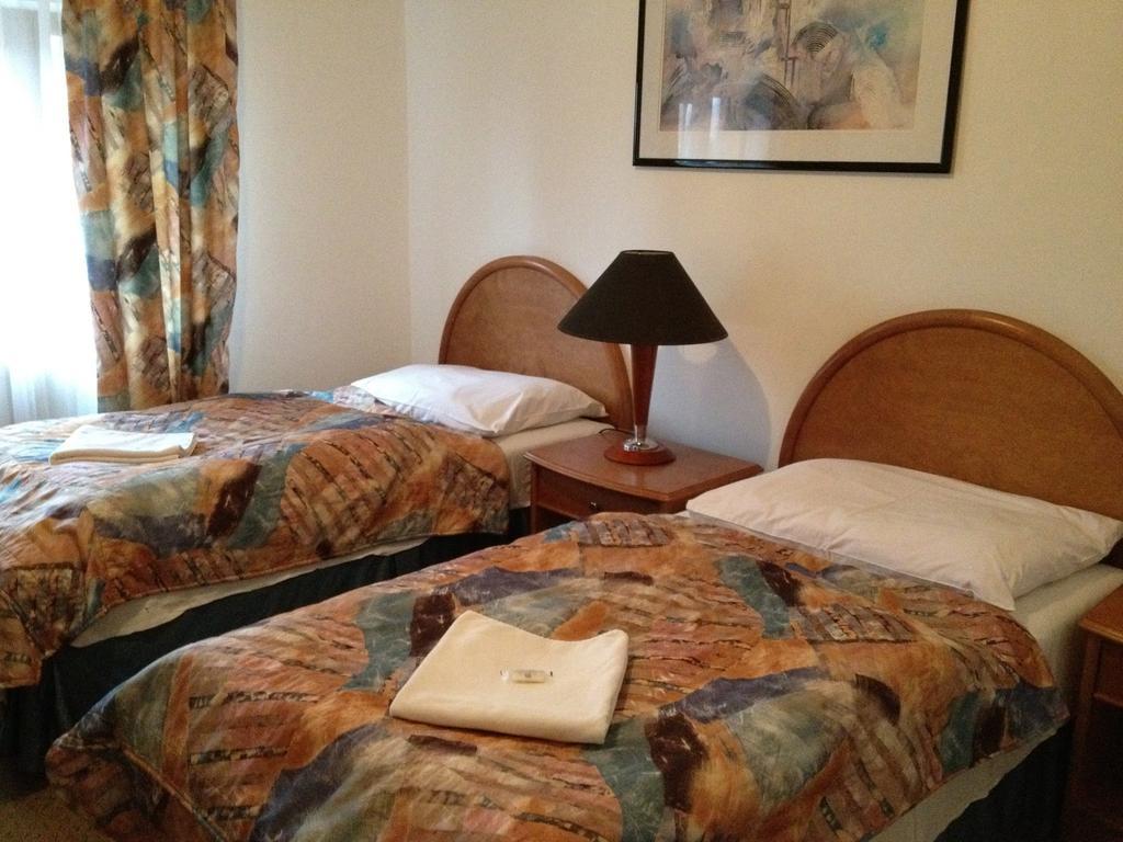 Hotel Chotol Horoměřice Kamer foto